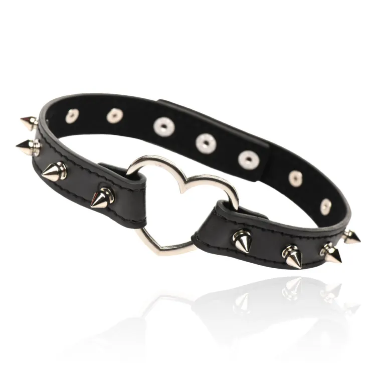 Master Series Leashes & Collars>Spiked Heart Choker